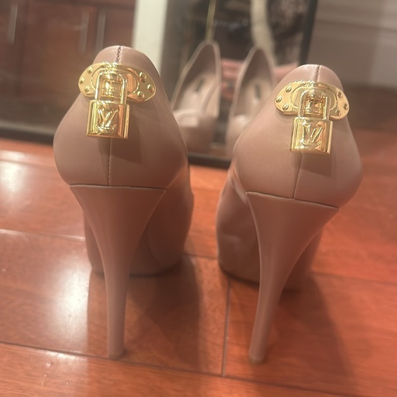Louis Vuitton size 38 platform peep toe heel - Picture 2 of 9